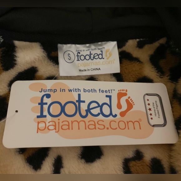 NWT Cheetah Leopard Adult Unisex SMALL Hoodie Footed Onesie - Picture 5 of 5